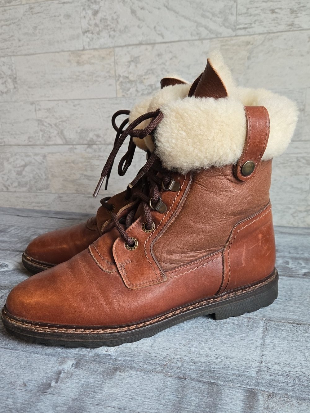 L.L. Bean Vintage Canada North Shearling Lined Oiled Leather Boots -Style 5034